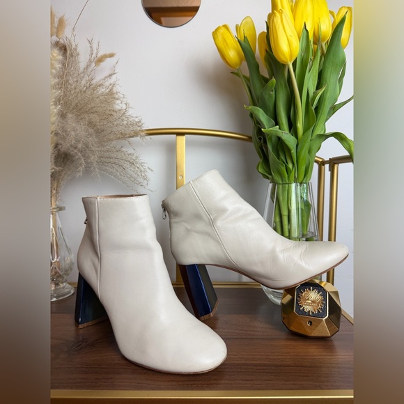 Acne Studios Off-White Leather Ankle Boots Sculptural Metallic Heel - Picture 6 of 15